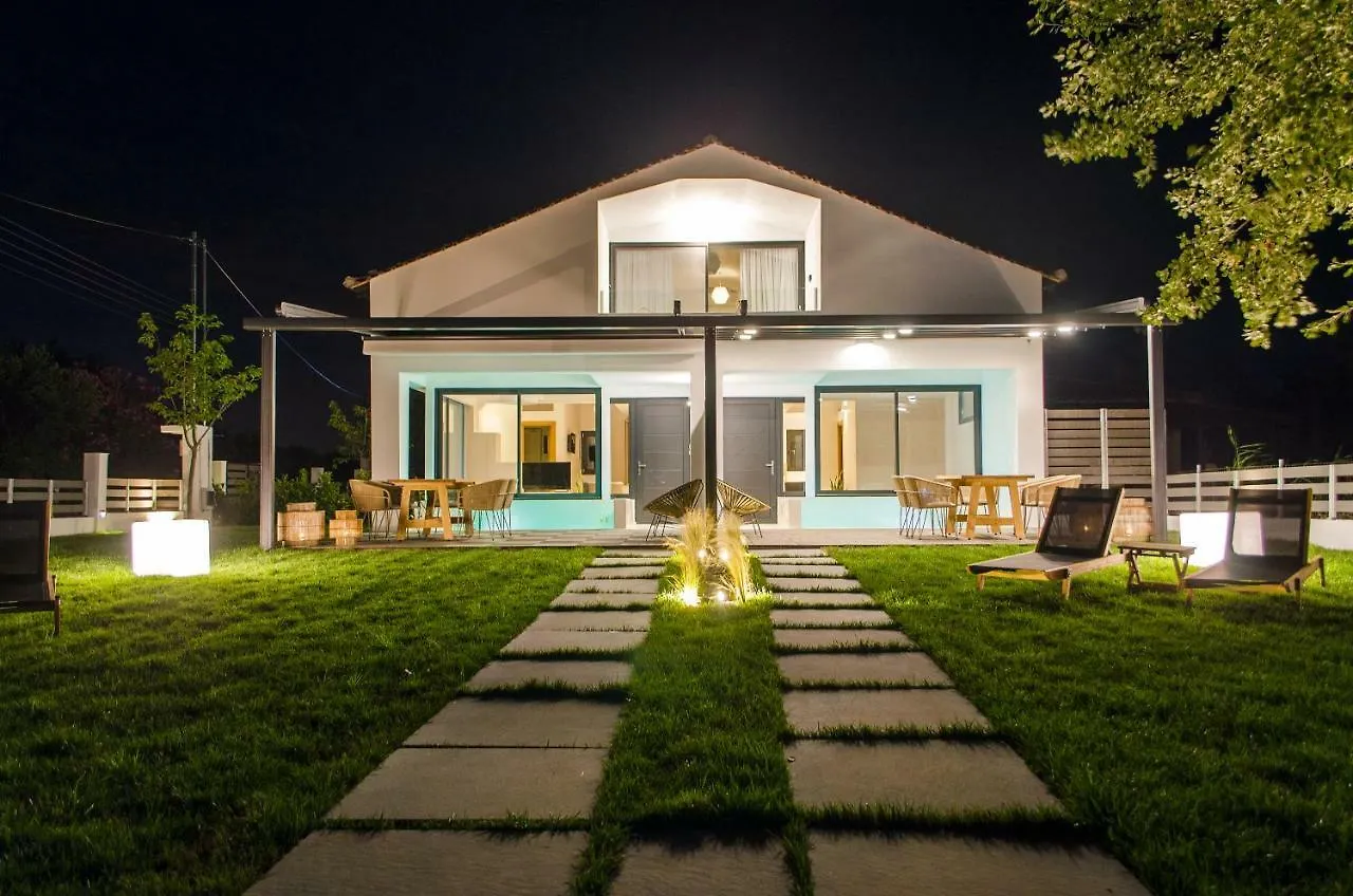 Thea Suites Nea Kallikrateia Guest house
